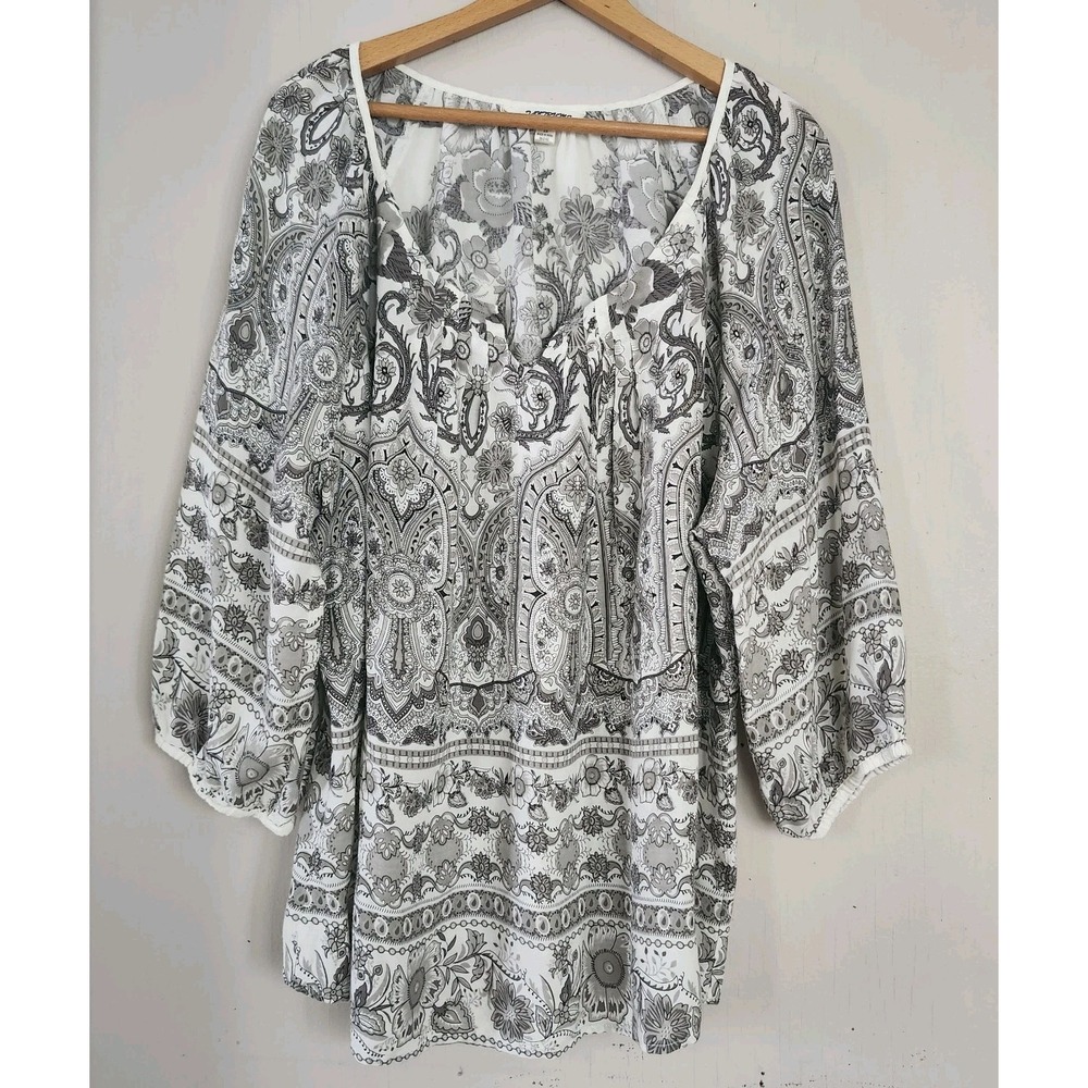 Tantrums Womens 2X 3/4 Sleeve Floral Paisley Boho Top Shirt White Gray Light